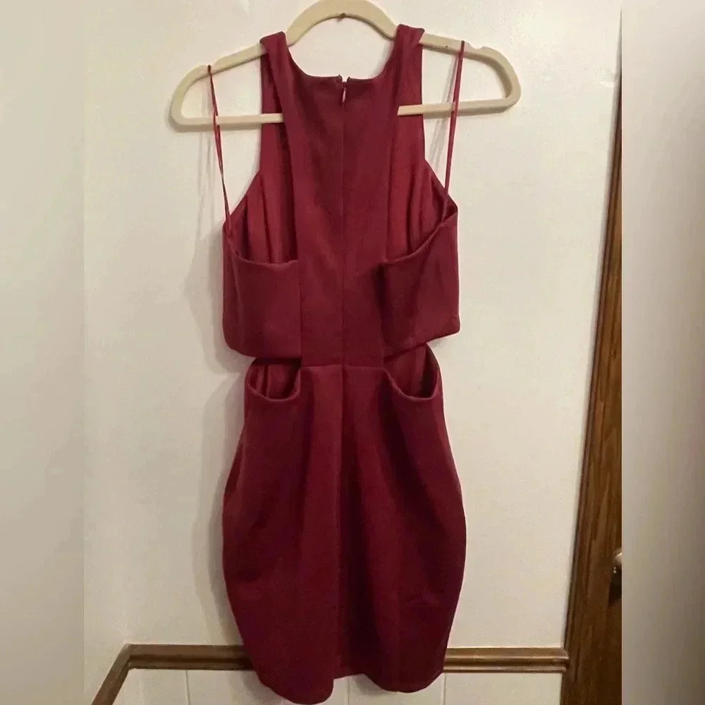 SugarLips burgundy cutout dress Medium NWT - Picture 2 of 3